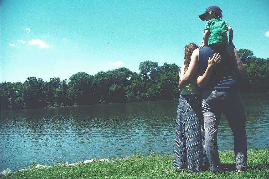 What are the effects of authoritarian parenting?